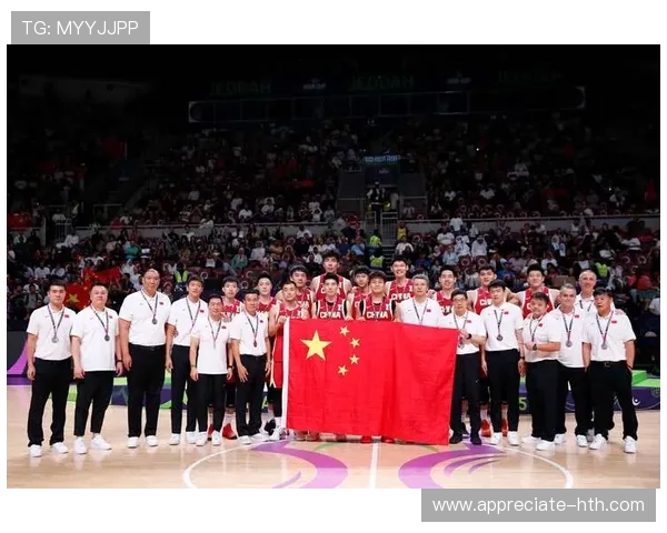 中国男篮力克强敌晋级亚洲杯四强创历史新高展现团队精神与顽强斗志