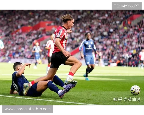 南安普顿足球俱乐部宣布新赛季阵容调整并签约多名新援加强实力