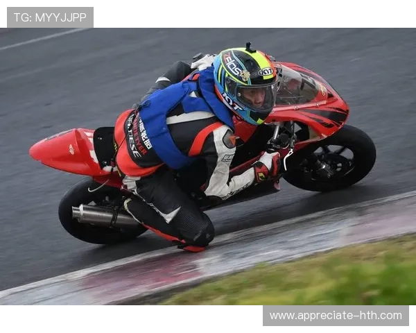 摩托GP赛季激烈角逐：顶级车手争夺冠军宝座全程回顾