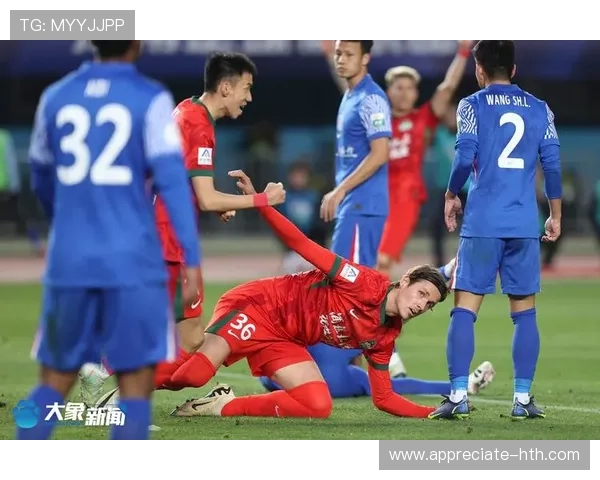 中超最新战报：焦点球队逆转夺冠，球迷激情庆祝赛季辉煌