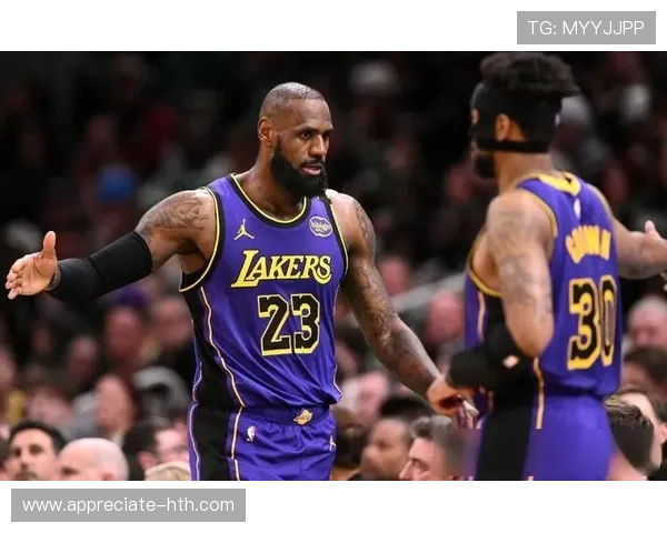 湖人火力全开迎战勇士 詹姆斯再现绝杀瞬间引热议